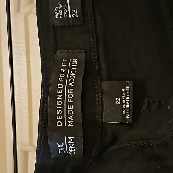 Chic Denim Black Jean Shorts Size 22 - Picture 6 of 8